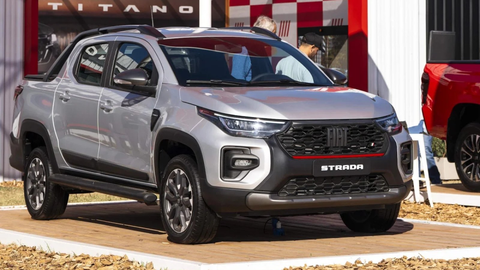 Fiat Strada lidera vendas e puxa fechamento acima de 230 mil