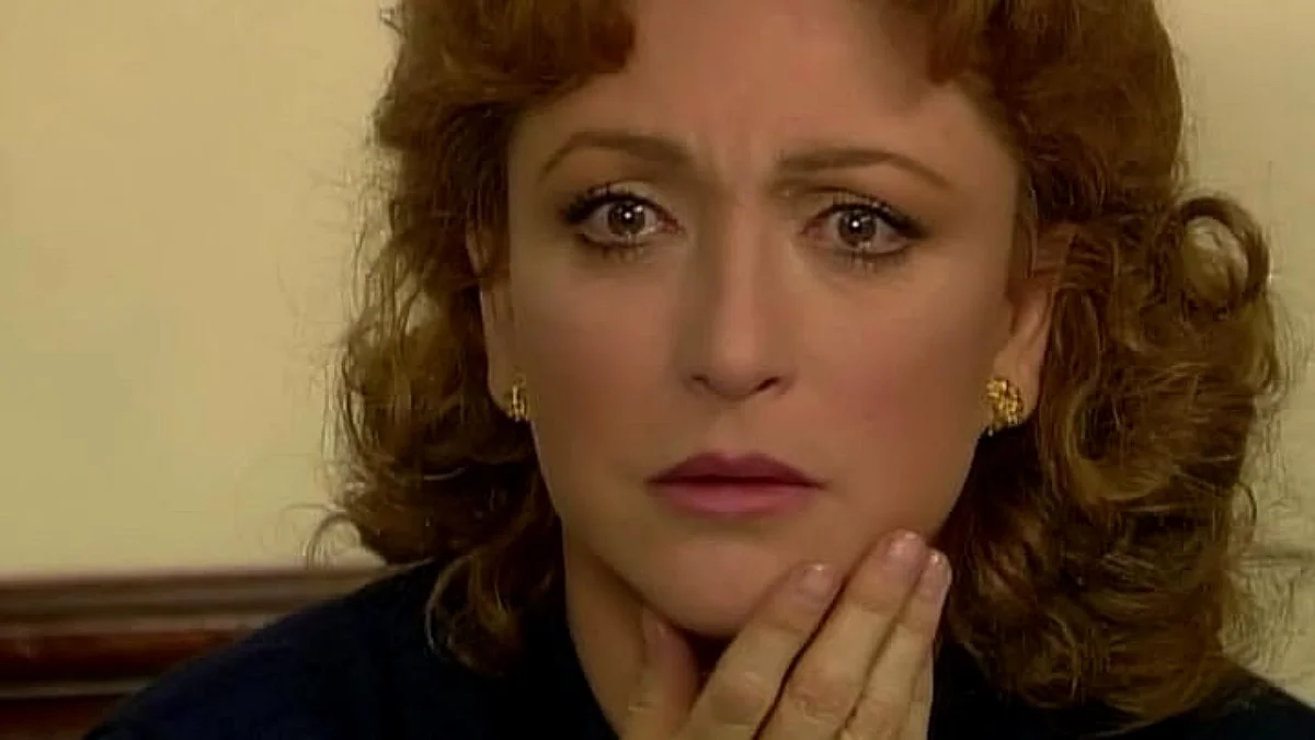 Angélica María diz que papel em Rosalinda virou "papéis de idiota"