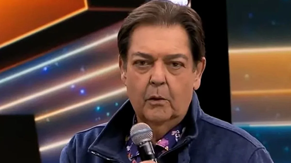 Faustão passa por retirada de sonda após série de transplantes