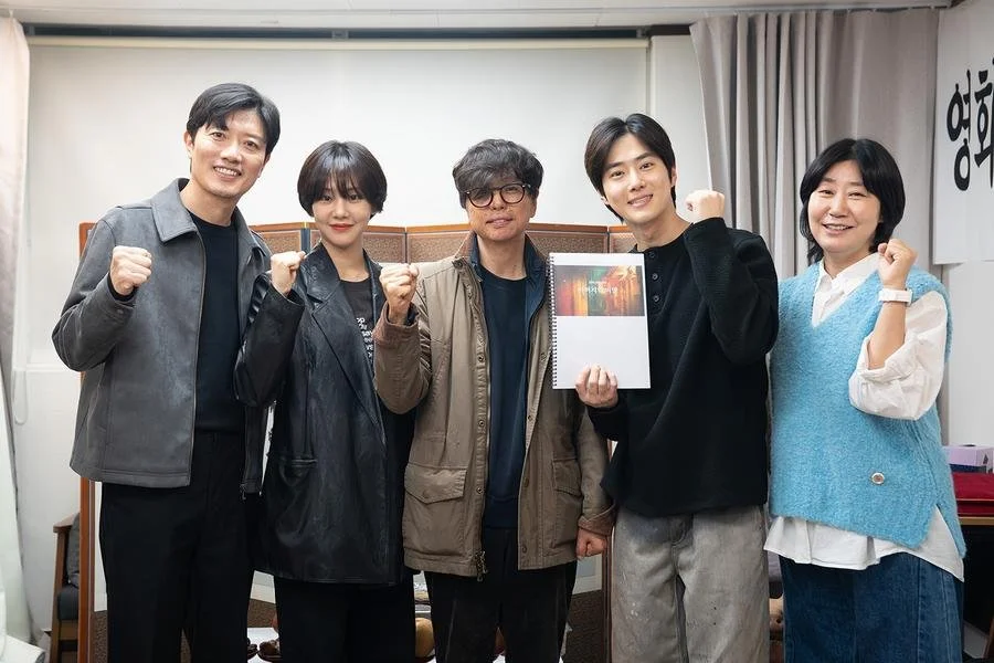 A Father's Secret: Suho vive filho que busca segredo do pai