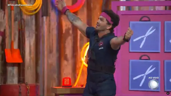 A Fazenda 18: Alfredo vence prova e assume o posto de fazendeiro