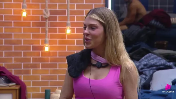 A Fazenda 18: Ana Bruna trama estratégia para evitar Roça