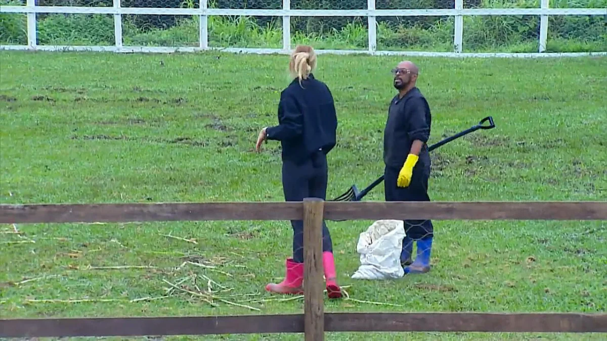 A Fazenda 18: Eduarda Braum detona Darlin pelo 'trato da vaca e do touro'