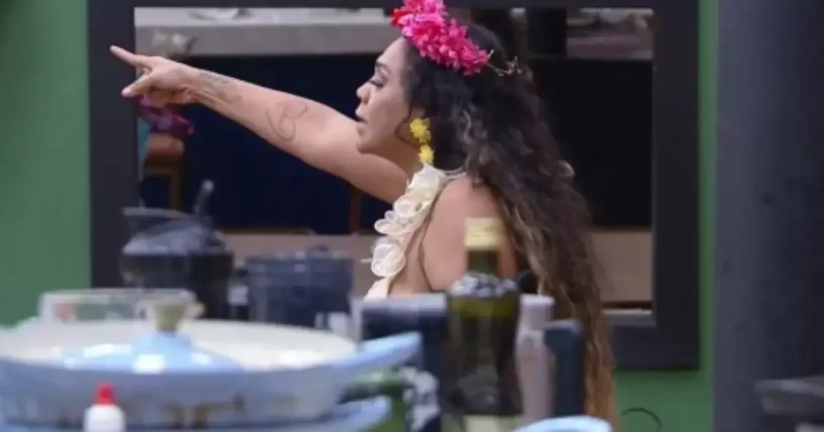 A Fazenda 18: Erthal chama Darlin de "alcoólatra" no dormitório