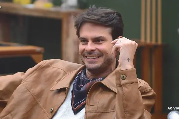 A Fazenda 18: Igor Monteiro, modelo que desfilou com Gisele, é visitante