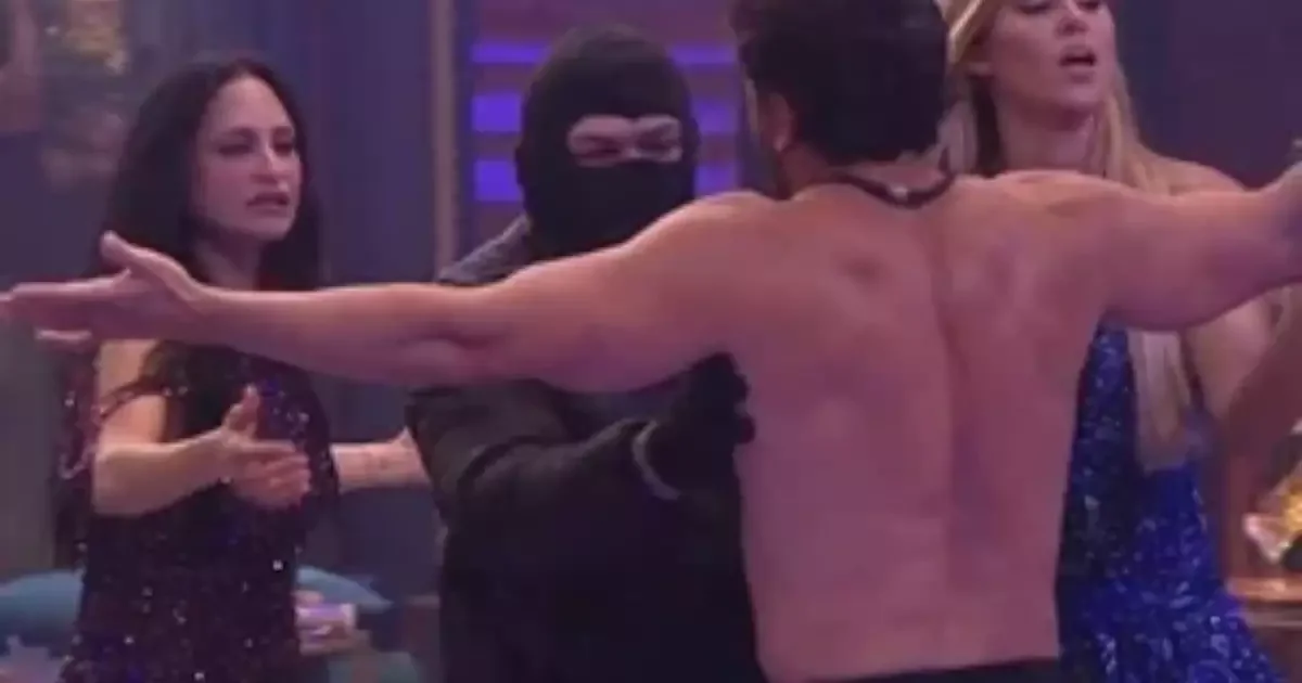 A Fazenda 18: Mônica é expulsa após briga que acionou os Ninjas