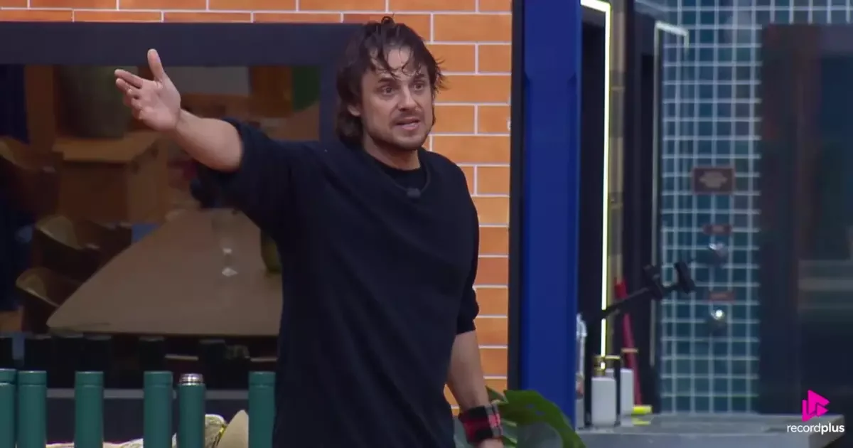 A Fazenda 18: Mônica e Franciele rompem com Daniel após disputa pelo trato