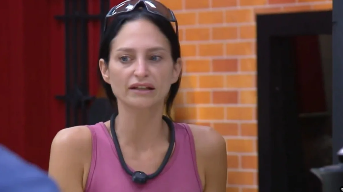 A Fazenda: Ariela provoca punição e deixa casa sem água