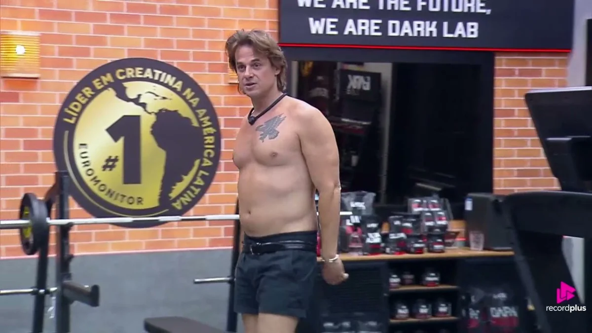 A Fazenda: Daniel e Franciele chamam Ana Bruna de falsa e forçada