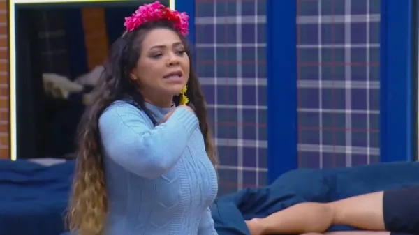 A Fazenda: Darlin acusa Daniel de nojo ao beijo de Renata