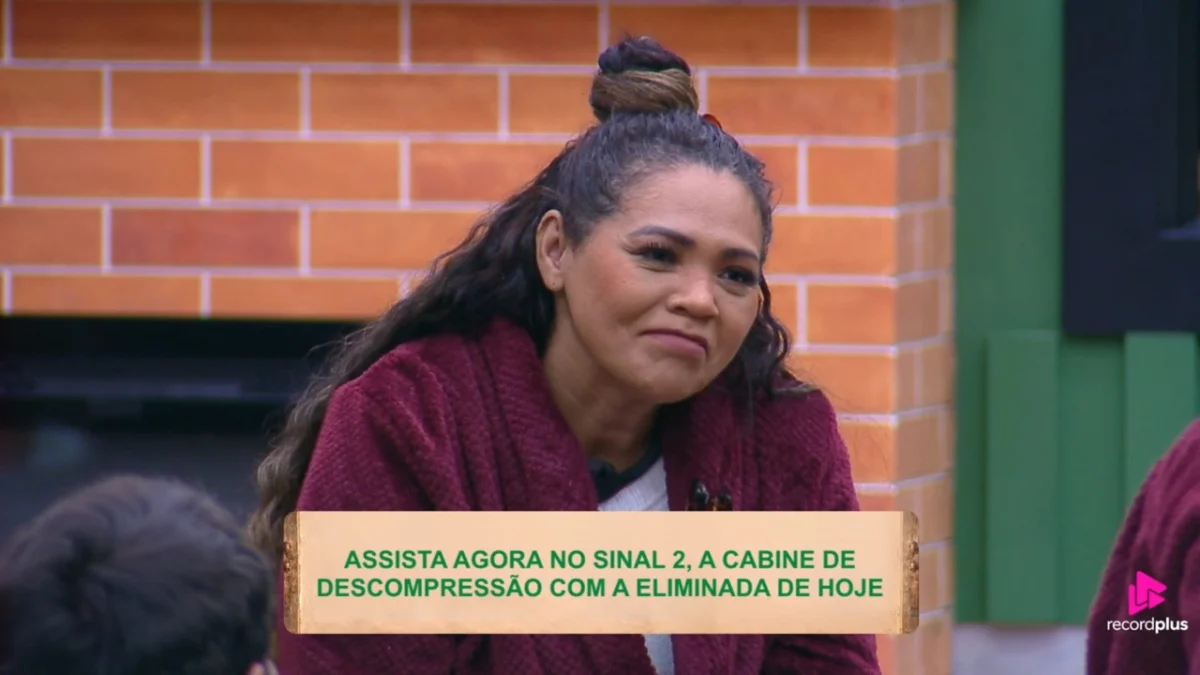 A Fazenda: Darlin declara guerra a Maíra Charken e a detona