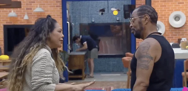 A Fazenda: Darlin e Thaíde discutem após comentário sobre mãe de Lexa
