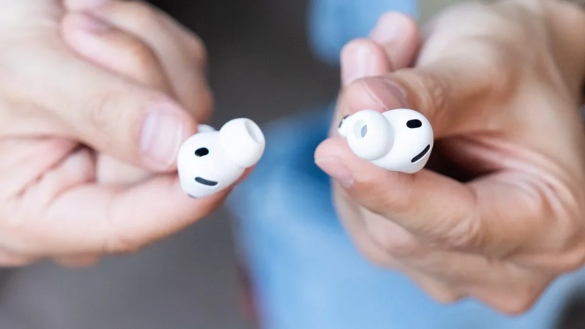 AirPods com câmeras: sensor de 1 MP desmonta paralelo com óculos inteligentes