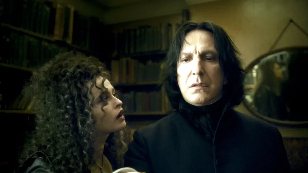 Alan Rickman levava crianças do hospital ao set, diz Gary Oldman