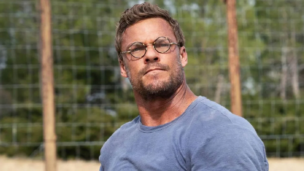Alan Ritchson: acordo com Netflix traz filme ambientado na MotoGP