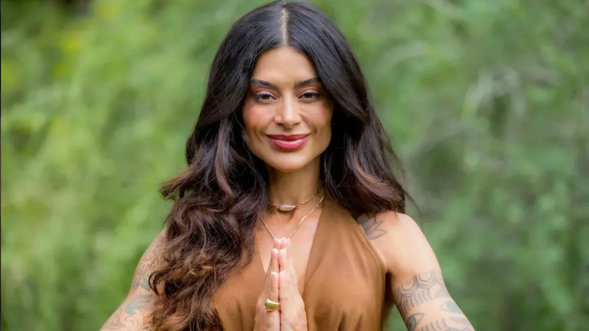 Aline Campos revela 'terapias' que incluem gatos, meditação e viagens