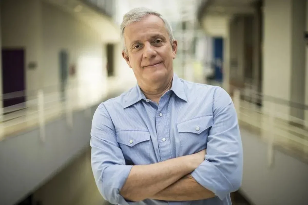 Álvaro Pereira Jr. chama Gil do Vigor de "falso acadêmico"