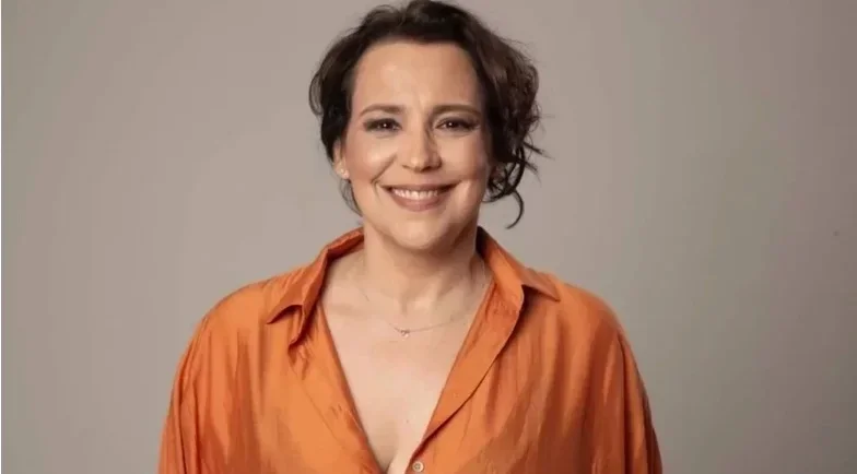 Ana Beatriz Nogueira tem alta e volta aos ensaios de peça