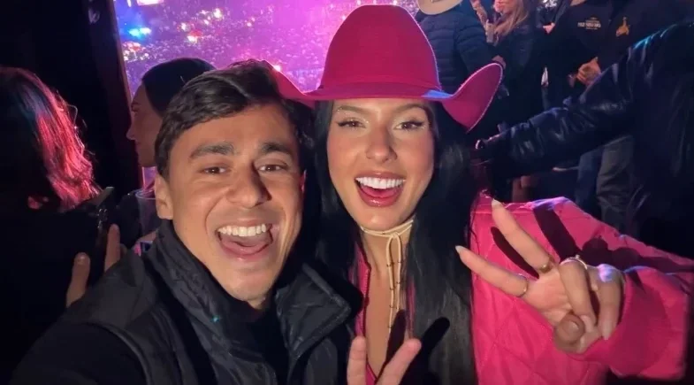 Ana Castela faz sinal 22 com Nikolas Ferreira e provoca reação nas redes