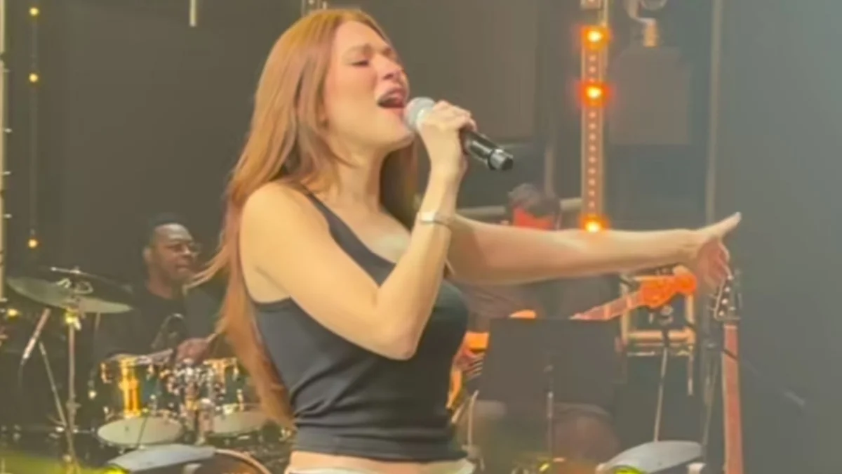 Ana Clara solta a voz com "Lilás" de Djavan nos bastidores