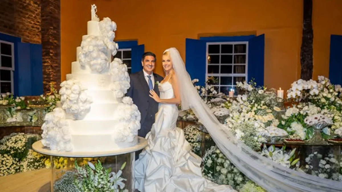 Ana Hickmann revela bolo de 9 andares e 1,20 m no casamento
