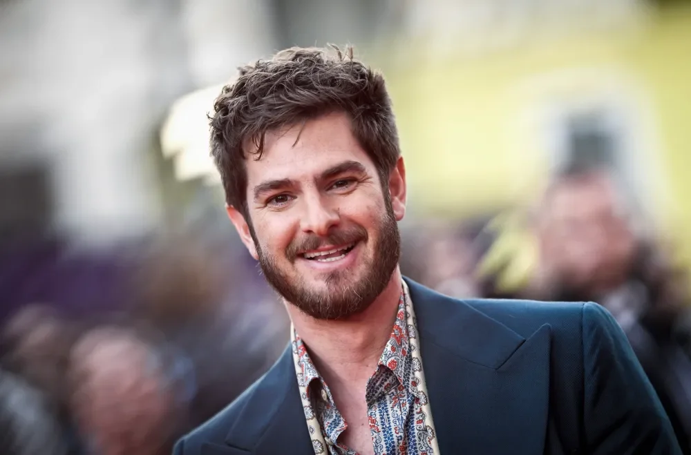 Andrew Garfield diz que OpenAI causa "dano à alma da humanidade"