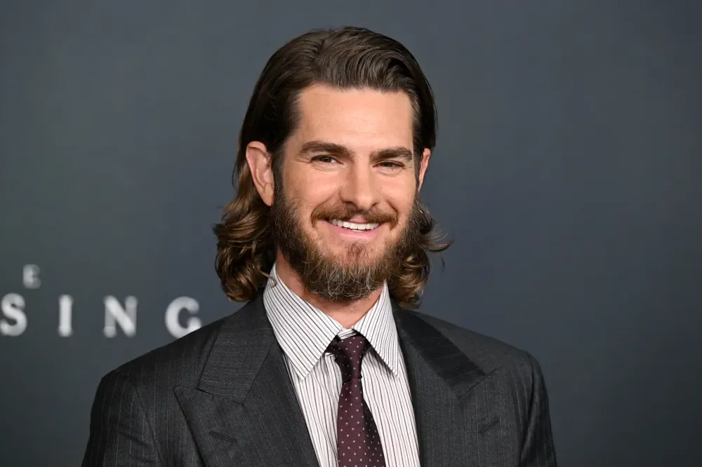 Andrew Garfield recebe Maltin Modern Master Award em Santa Barbara