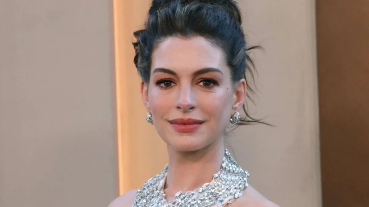Anne Hathaway: O Diário da Princesa 3 tem roteiro certo (18/01/2002)