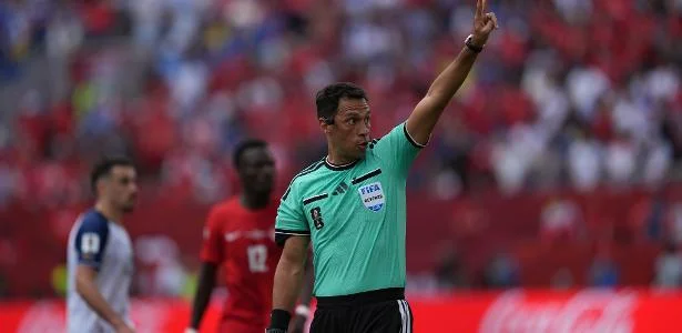 Árbitro já criticado por favorecer Marrocos apita quartas