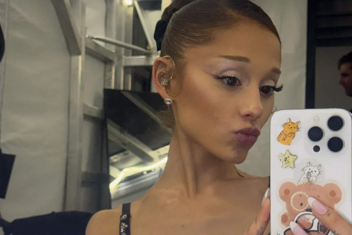 Ariana Grande anuncia pausa após críticas sobre sua magreza