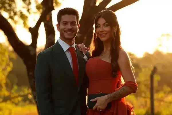 Arthur Aguiar: casamento com Jheny Santucci acaba em 3 meses
