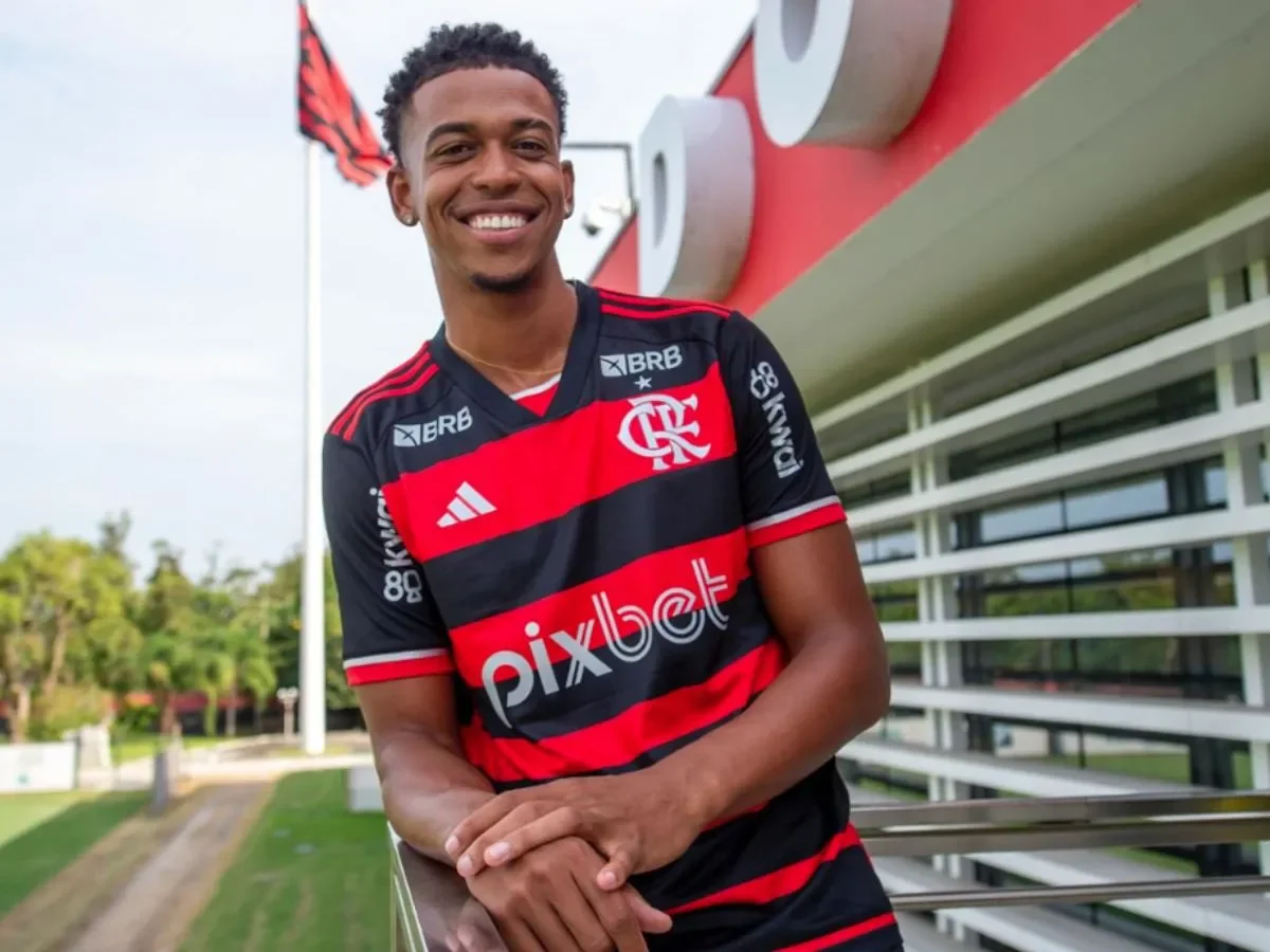 Athletic-MG oficializa Carlinhos e assume salário de R$60 mil