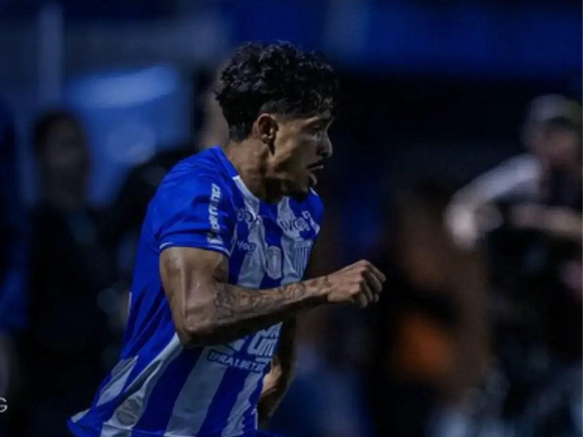 Avaí vira sobre América-MG e vê fuga da zona de rebaixamento