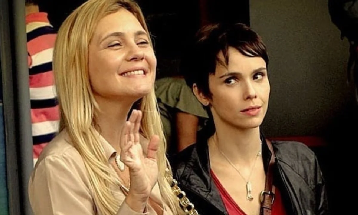 Avenida Brasil: Tufão vai ao lixão após revelação de Nina