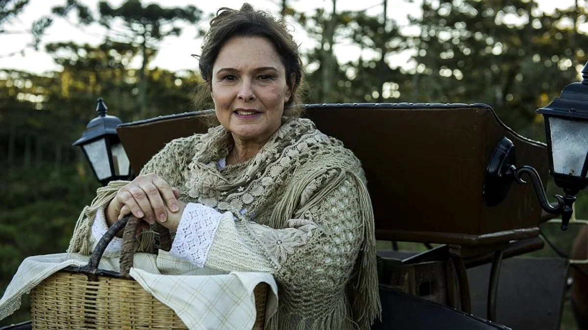 Louise Cardoso gravou cena sonâmbula em TV Pirata; Guel viu
