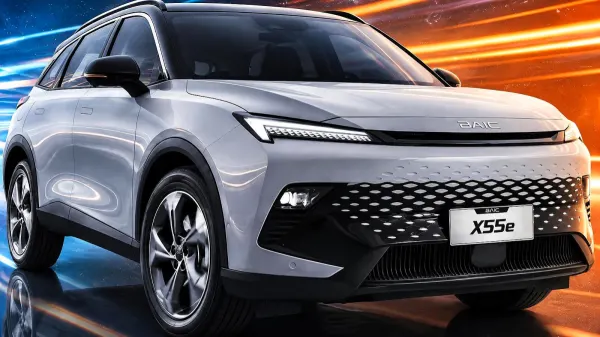 BAIC X55 terá híbrido flex e já passa por testes no Brasil