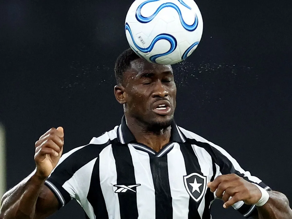 Bastos ameaça saída do Botafogo após atrasos nos direitos