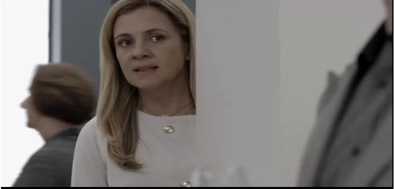 Carminha flagra Rita com Jorginho em encontro que sacode a trama