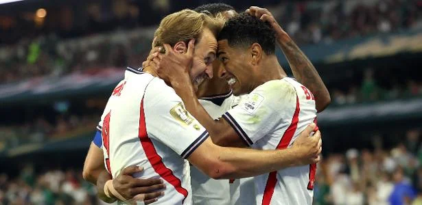 Bellingham decide em dois minutos; Inglaterra avança