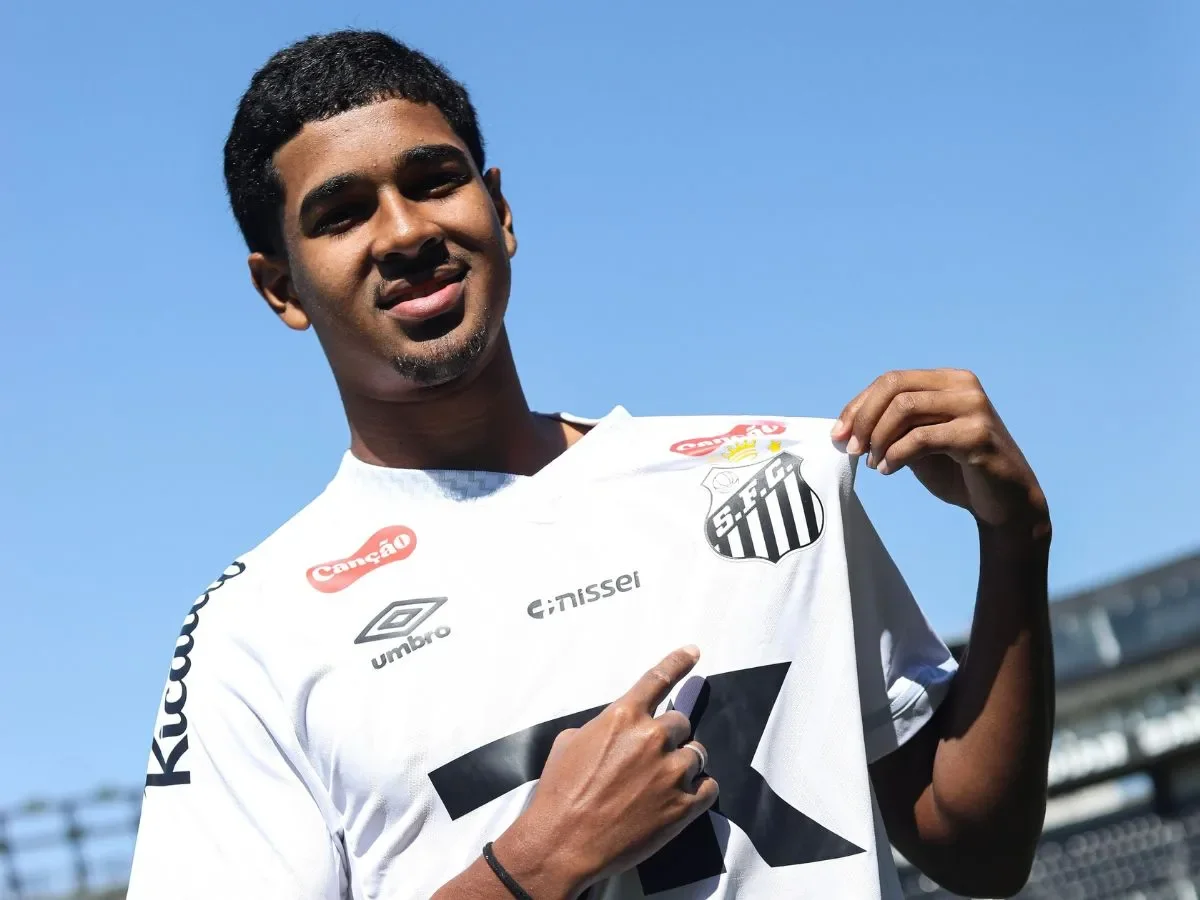 Benfica abandona João Ananias após impasse por Rollheiser