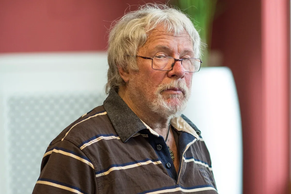Bill Oddie: comediante e defensor da natureza morre aos 85
