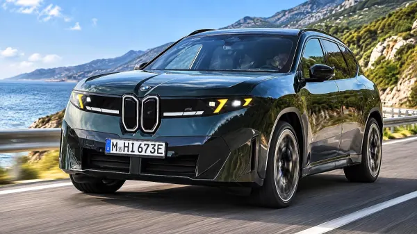 BMW iX3 M60 xDrive: 612 cv e até 754 km de autonomia