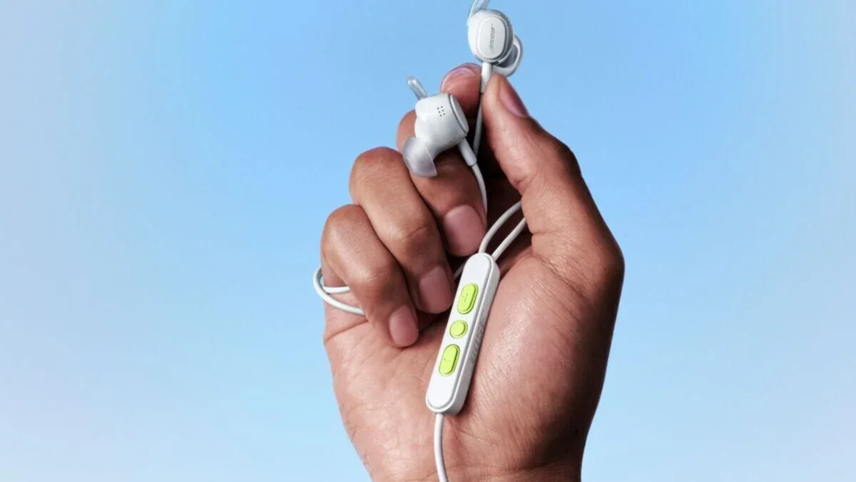Bose lança earbuds com ANC e fio USB‑C por US$99
