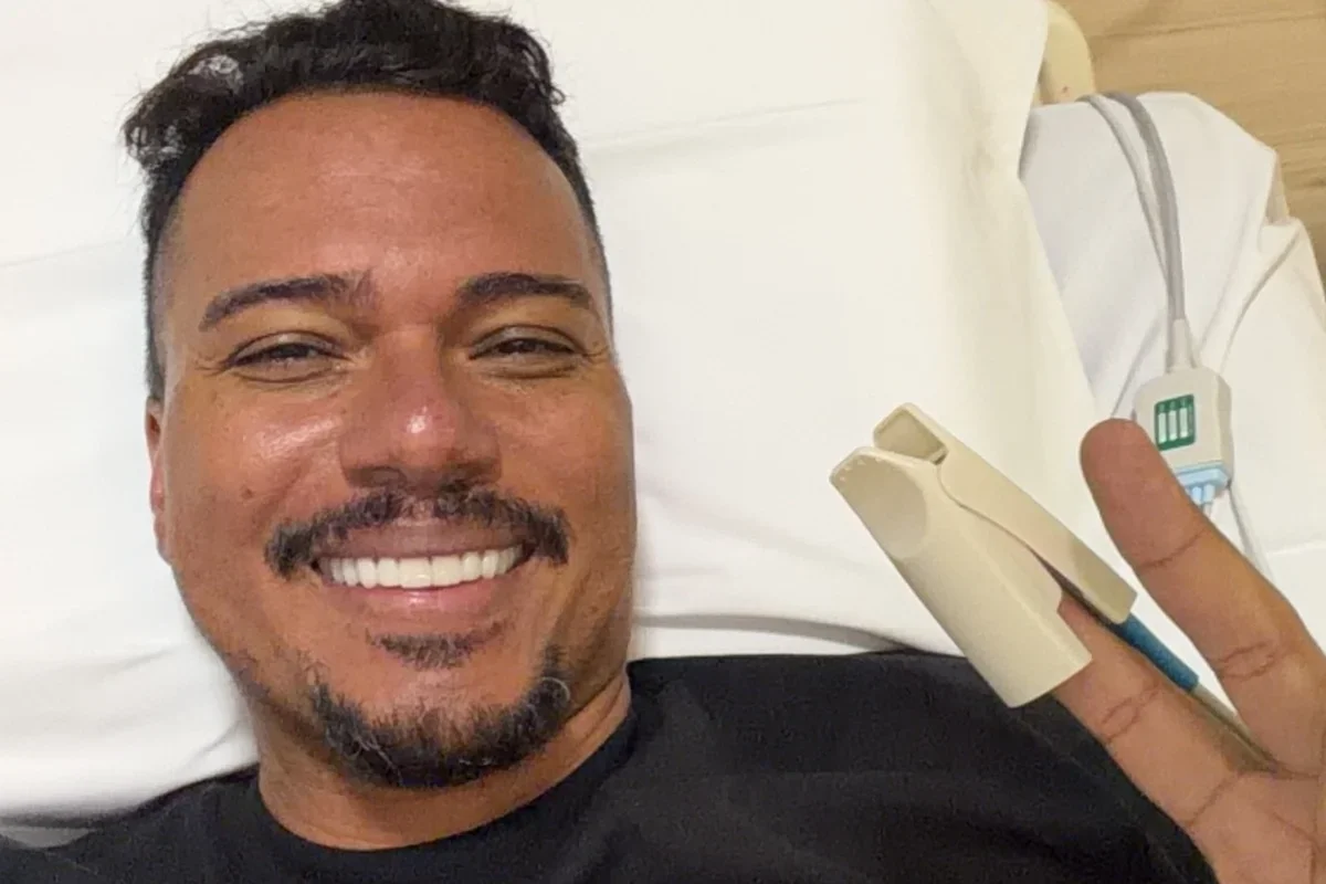 Bruno Cardoso: desidratação leva cantor ao hospital