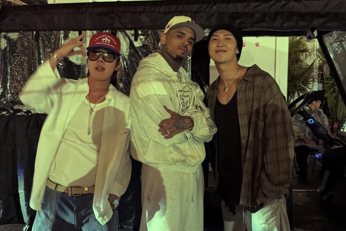 BTS: J-Hope e RM sofrem reação de fãs por foto com Chris Brown