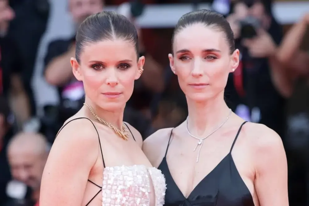 Bucking Fastard: ovação de 6,5 minutos para Rooney e Kate Mara