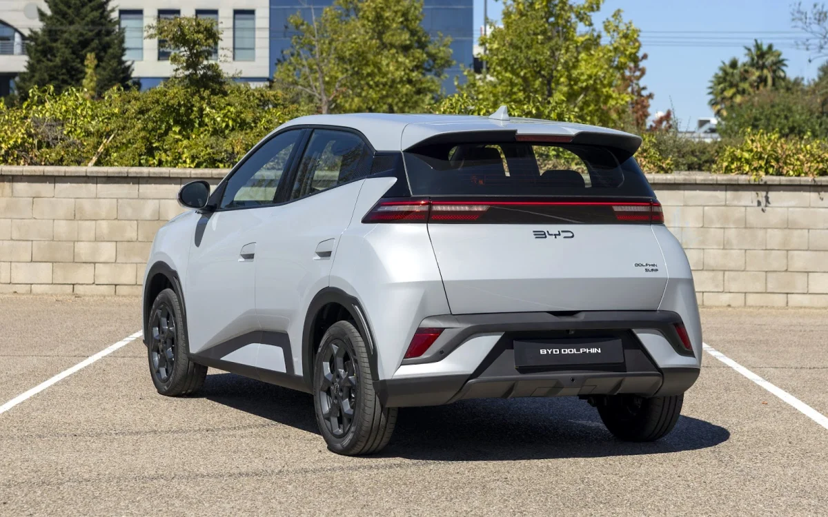 BYD Dolphin Mini assume vice-liderança do ranking de carros