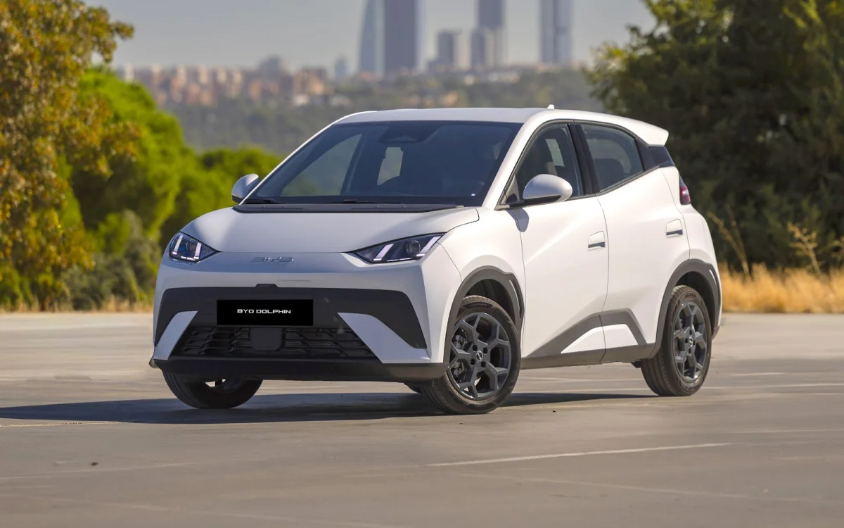 BYD Dolphin Mini chega à versão 5 lugares na Europa