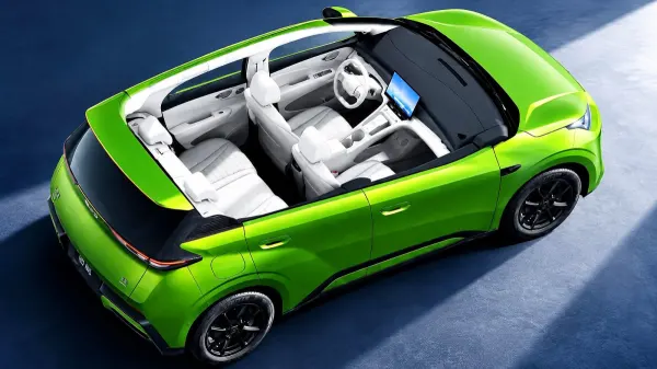 BYD Dolphin Mini ganha banco com massagem e frunk de 94 litros