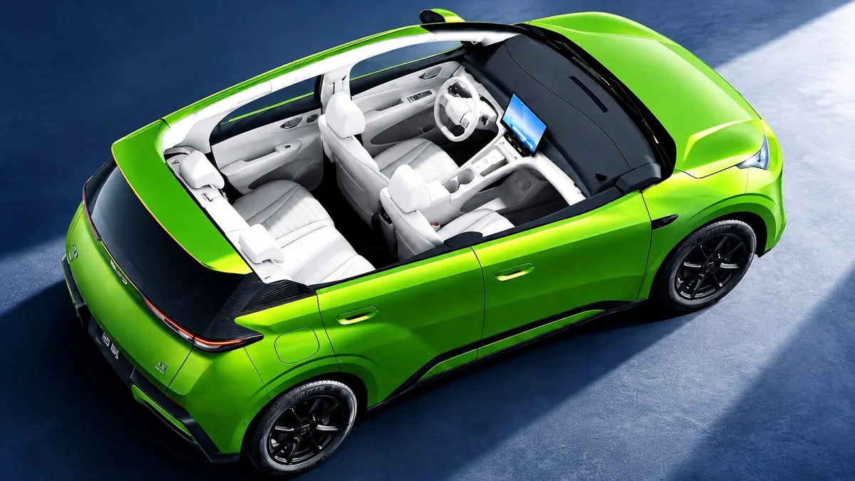 BYD Dolphin Mini ganha banco com massagem e frunk de 94 litros